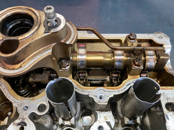 фото №10, Головка двигателя комплектная 7559168 bmw e90 e87 2.0 benz n43 n43b20a