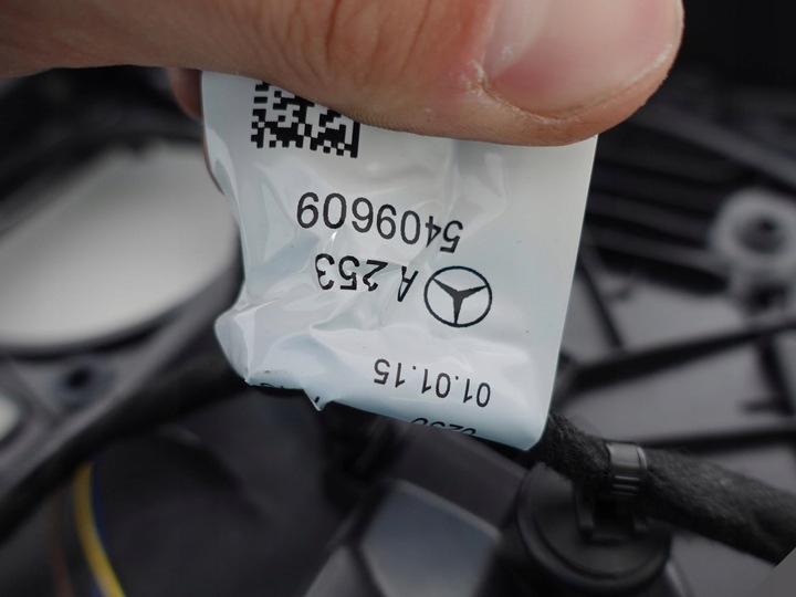 фото №10, Mercedes glc x253 c253 оббивка боковина права зад