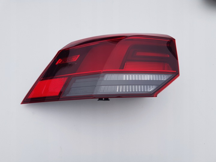 фото №1, Vw golf viii 8 лампа лівий зад 5h0945095c