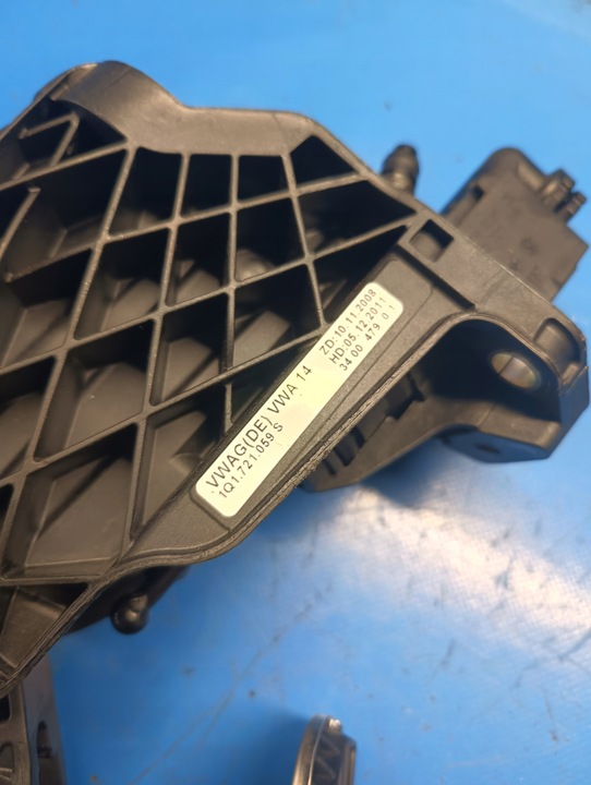 фото №4, Комплект педалей gaz гальмо зчеплення механічна коробка передач vw golf vi