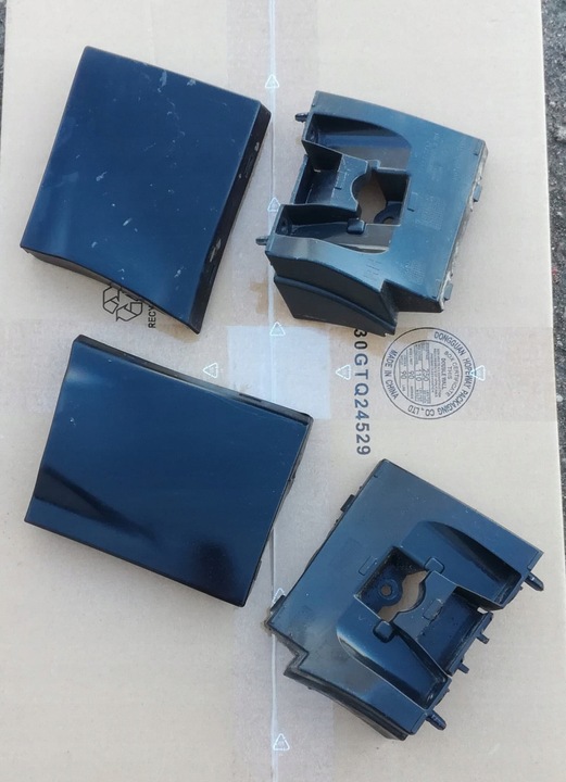 фото №1, Volvo xc60 ii накладка пороговая правая левая комплект 32216695 32216696 2szt.