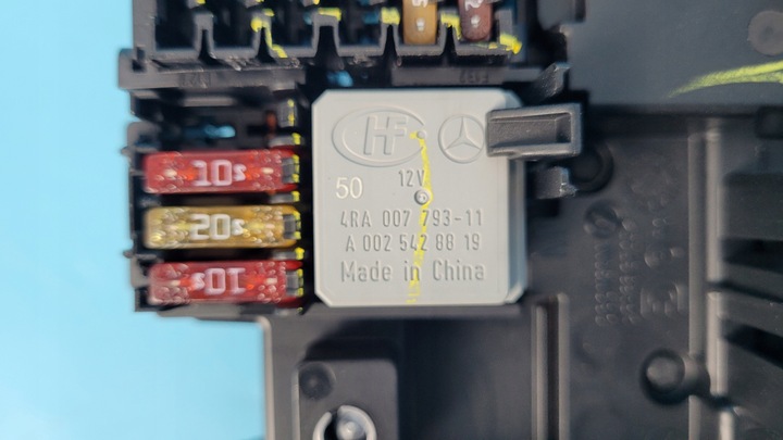 фото №7, Mercedes x247 glb 200 23r коробка предохранителей a1779061102