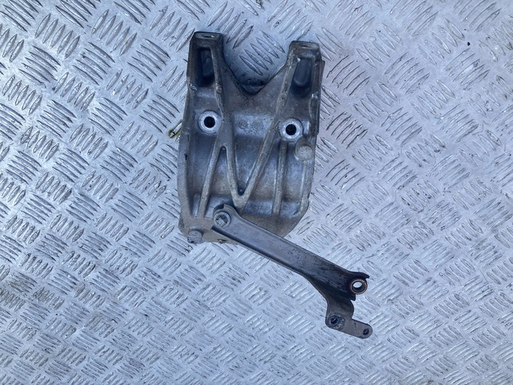 фото №2, Лапи поддержка полуось mercedes cla w117 2.2 cdi