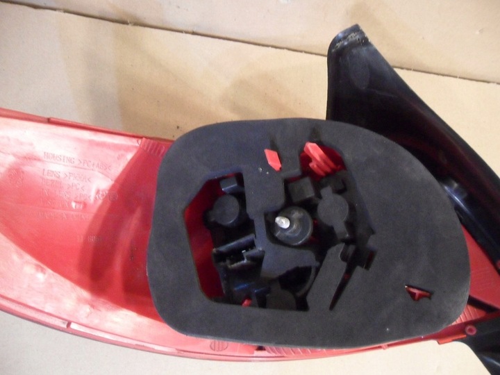 фото №14, Лампа правий зад європа peugeot 206 plus 9685618180