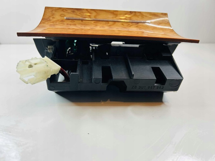 фото №8, Попільничка skoda superb i 3u4 3u1857962 1.9l дизель 96kw 2004