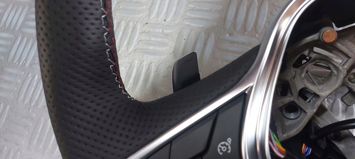 фото №9, Руль лепестки кожа clio v многофункциональный