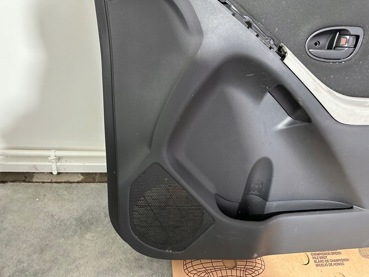 фото №7, Toyota yaris ii боковина двері правий 3d