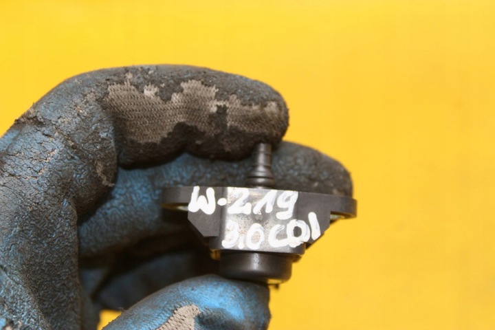 фото №6, Датчик давления a0051535028 cls w219 3.0 cdi