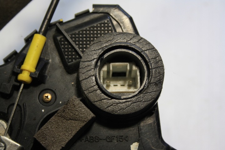 фото №5, Toyota corolla verso замок двері праві перед 2 pin