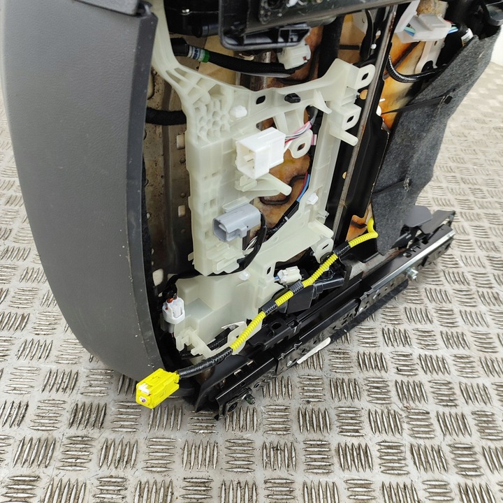 фото №6, Toyota sienna xl40 iv 2020 ліва сторона сидіння переднє водія