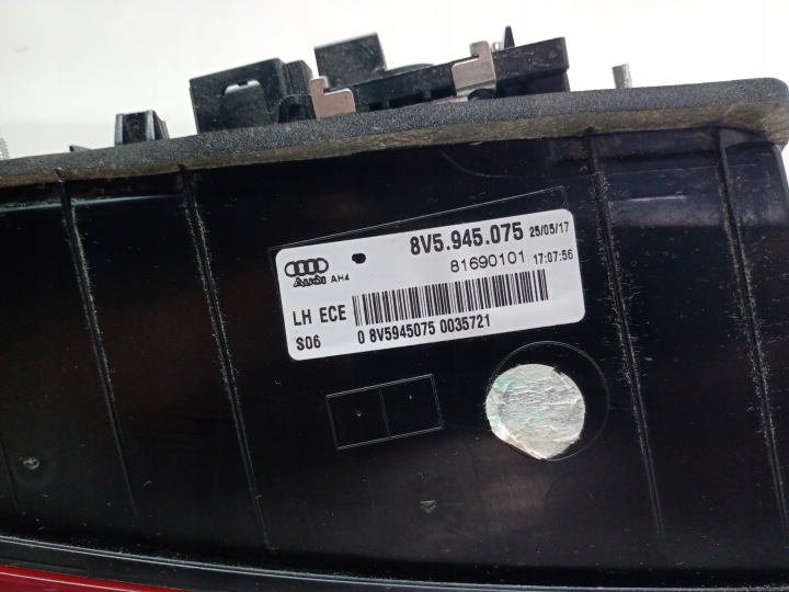 фото №6, Audi a3 8v5 sedan рестайлинг фара левое зад 8v5945075