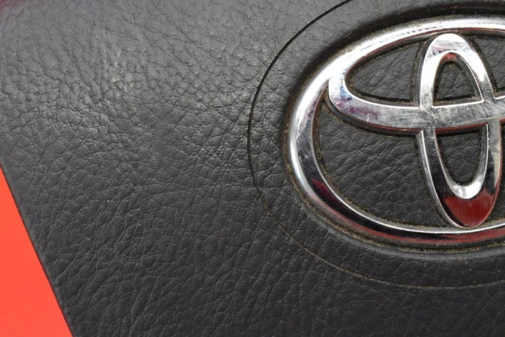 фото №9, Подушка подушка безопасности водителя 45130-05112-a toyota avensis t25 02-06