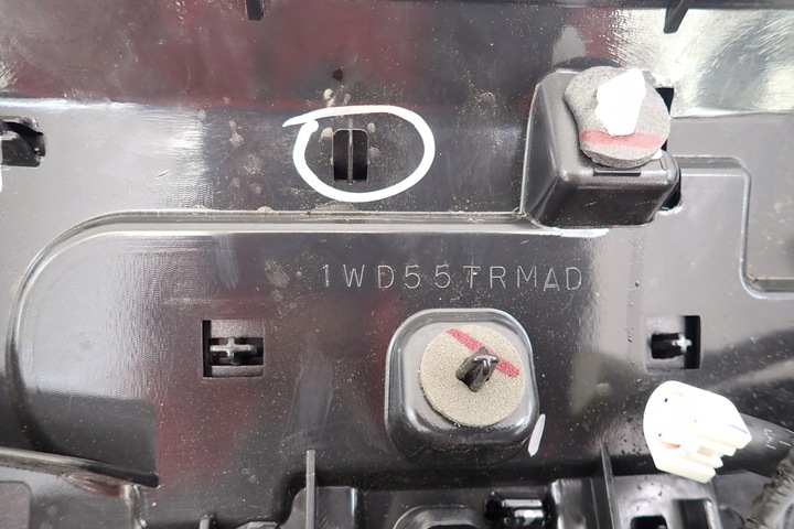 фото №9, Jeep grand cherokee wk2 накладка крышка зад камера