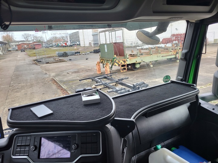 фото №2, Полиця середня столик iveco stralis s-way