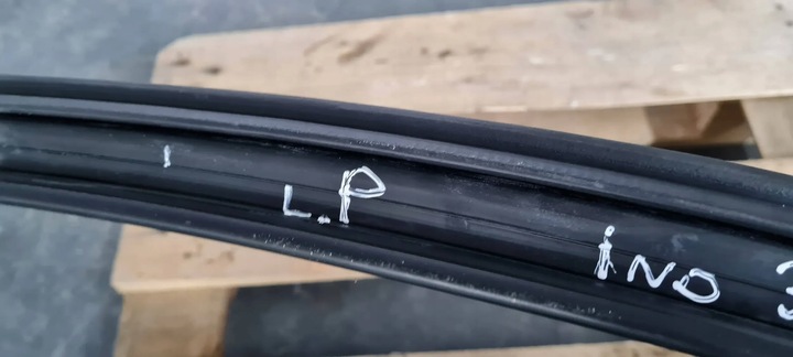 фото №15, Q5 80a прокладка дверь стёкла левая левый перед 80a837431c