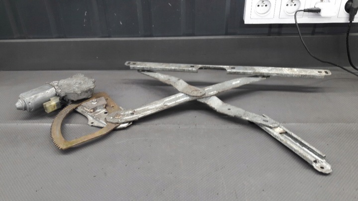 фото №1, 0130821323 механизм стёкла левый перед scorpio mk2