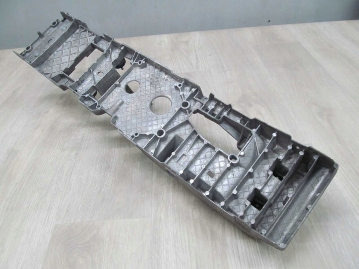 фото №8, Volvo c30 06-13 основа кріплення тунелю ручного 8648590