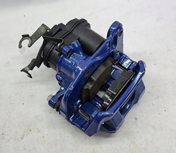 фото №10, Затискачі лівий i праві зад, гальмівні колодки м-пакет bmw 5 g30 g31 52406b 52407b