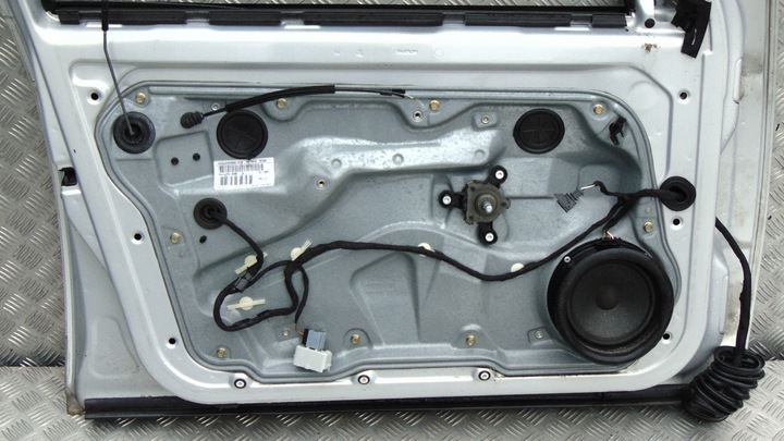 фото №8, Двері праві ліві передні перед vw golf iv 4 hb 5двері lb7z механізм