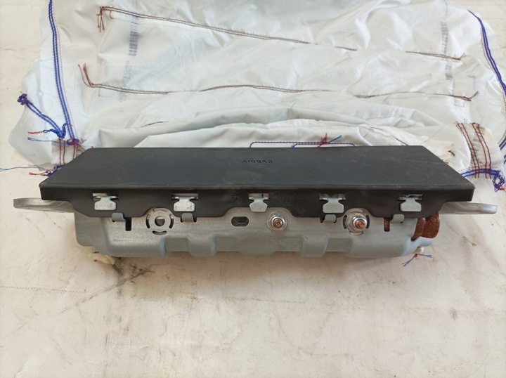 фото №8, Bmw x1 f48 15-22 подушка колінна usa права