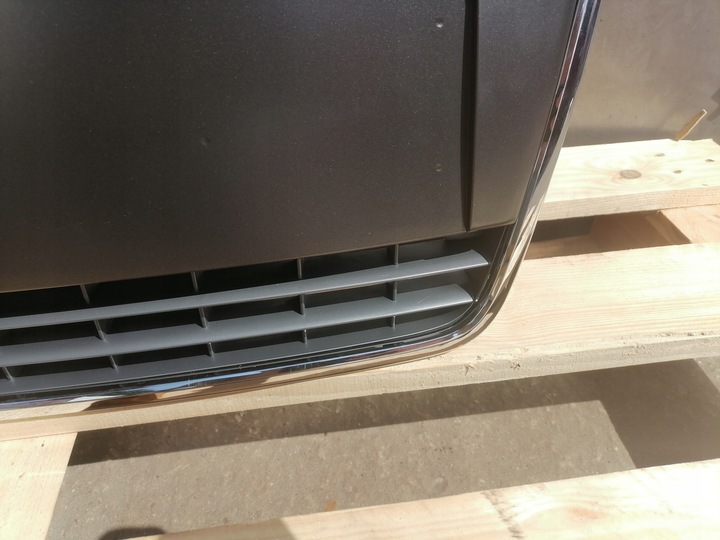 фото №3, Audi a4 b7 решітка середня решітка радіатора хром