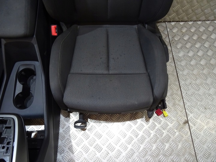 фото №14, Audi q4 e-tron suv сиденья диван обшивки подлокотник комплект