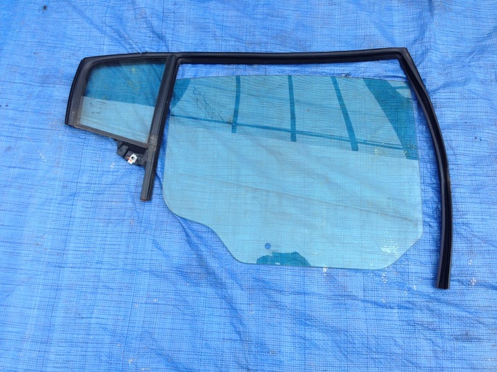 фото №1, Dodge charger 15 16 стекло з дверь малый