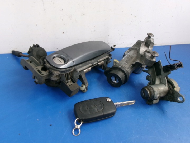 фото №11, Audi a4 b6 1.9tdi замок запалювання ручка ліва вставка klapy4b0905851g