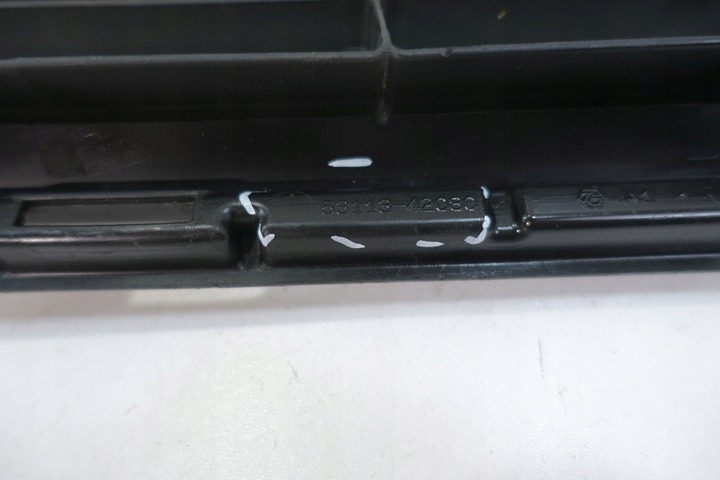 фото №14, Toyota rav4 iv рестайлинг 2015- решётка решётка средняя бампера перед 53113-42080