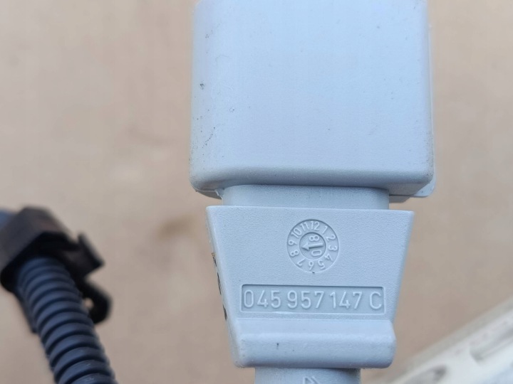 фото №9, Датчик положение вала коленчатого перед skoda roomster 5j 045957147c