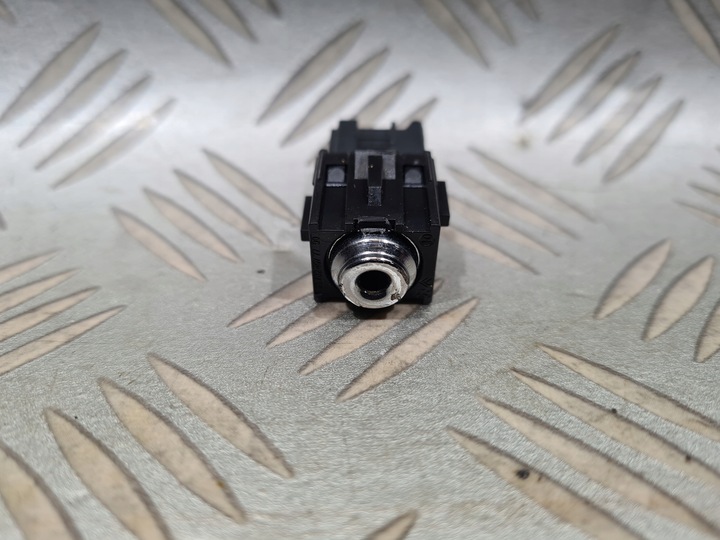 фото №1, Гніздо вхід aux opel combo e berlingo iv rifter