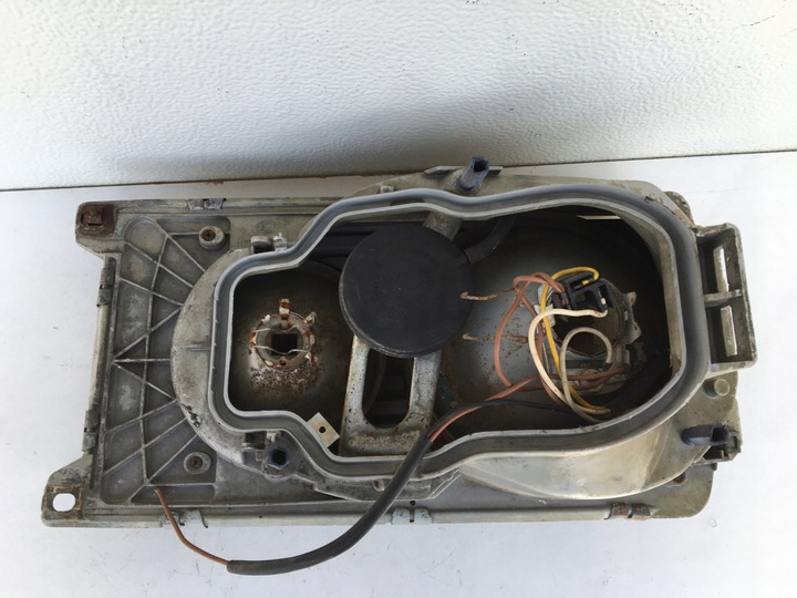 фото №9, Лампа фара праві переднє пасажира mercedes w123 hella