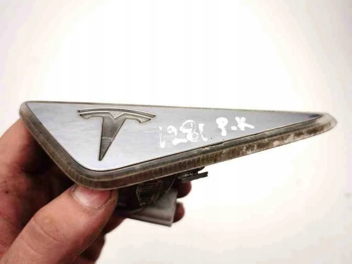 фото №7, Левый поворотник крыльев tesla модель s 6007707 электрический 2015