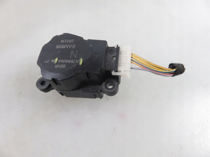 фото №7, Моторчик крышки воздуховод volvo fh ii a7584004