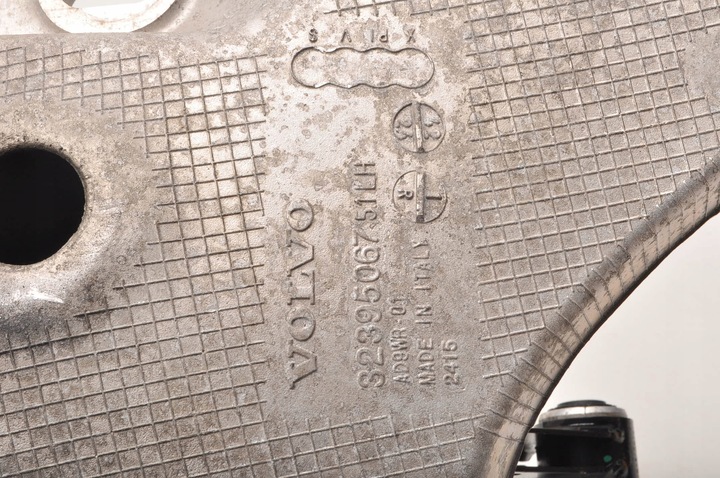 фото №5, Volvo xc60 xc90 24r поворотна опора ступиця важіль ліва задня лівий зад 32395004