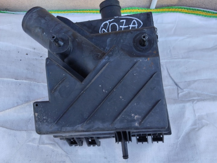 фото №9, Корпус фільтра повітря mercedes vito 638 2.2 cdi a6380902201