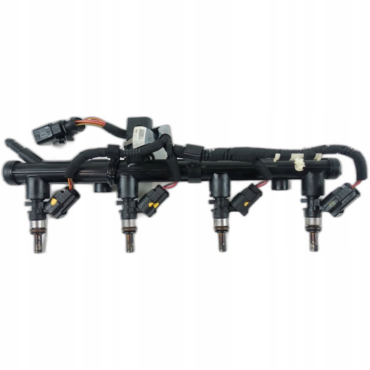 фото №1, Audi a4 b8 планка впрыскивающий 06k133681c 1.8 tfsi