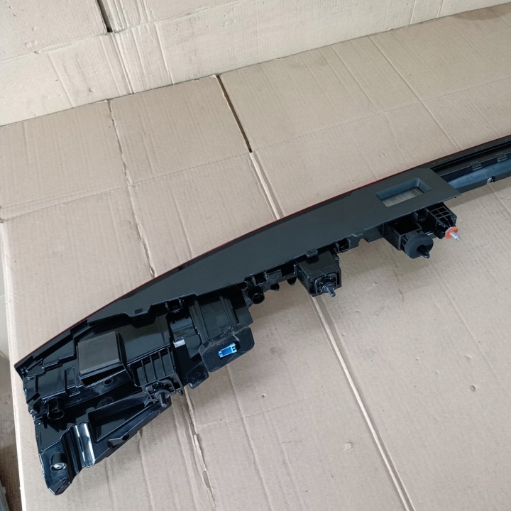 фото №8, Фара накладка зад led audi e-tron 4ke945095e