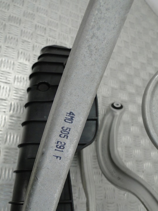 фото №15, Поворотна опора підвішування зад 4ke505460c audi e-tron 4ke