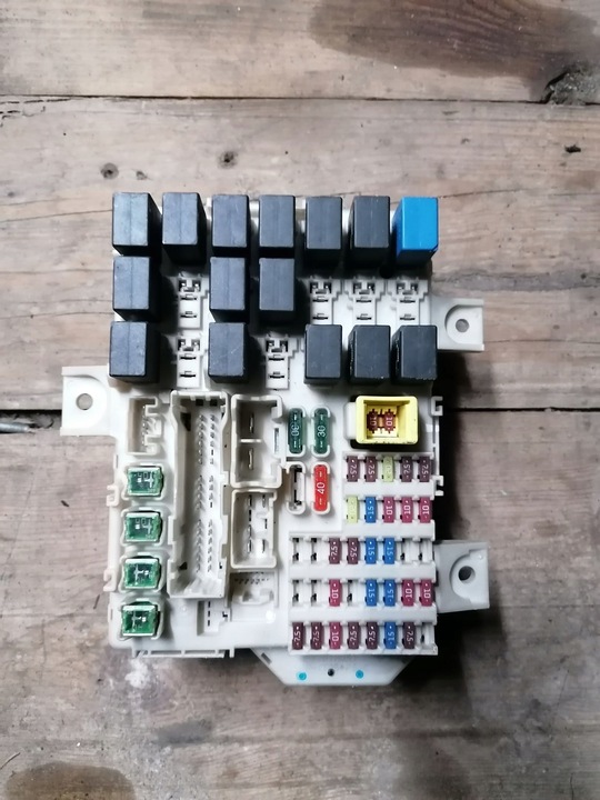 фото №1, Коробка предохранителей mitsubishi colt 1.3 09-