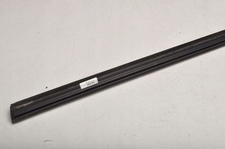 фото №5, Mercedes w172 r172 планка скла прилегла до скла передня ліва