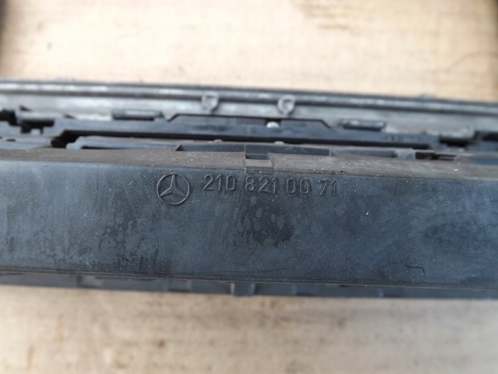 фото №8, Mercedes e класс w210 w208 r170 панель рамка консоли кнопки 2108210071