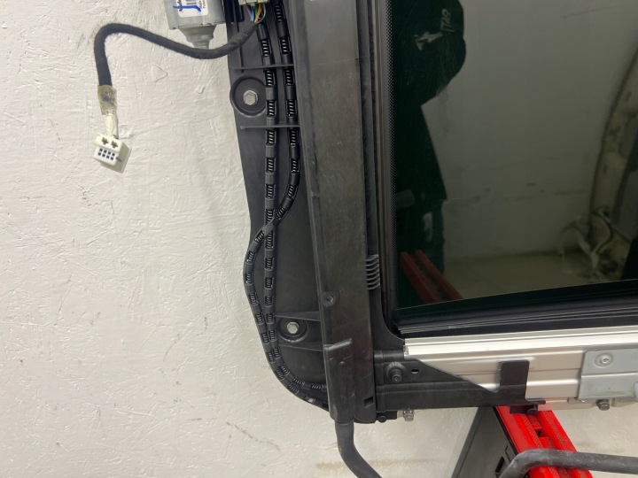 фото №10, Mercedes benz w212 люк стеклянный a2047800029 комплектный