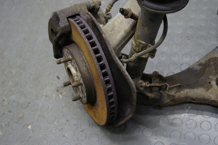 фото №9, Поворотный кулак правая передняя амортизатор mcpherson  lexus is ii uk 250