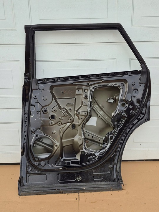 фото №3, Дверь зад правые toyota bz4x b24x 2021- з рейками оригинал