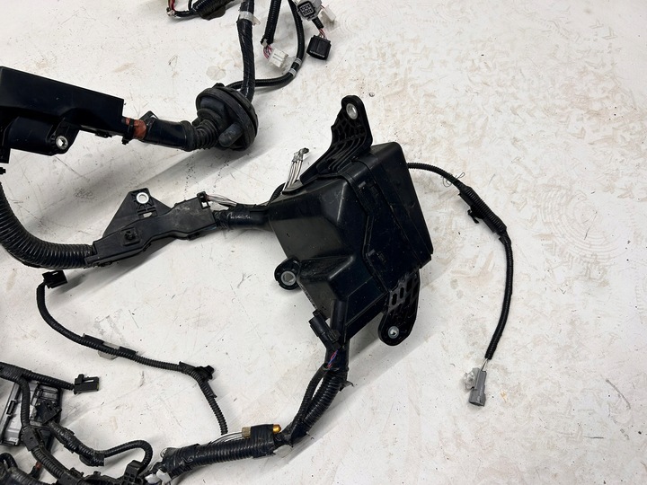 фото №8, Rav4 v гибрид 4x2 жгут установка камеры двигателя полный led