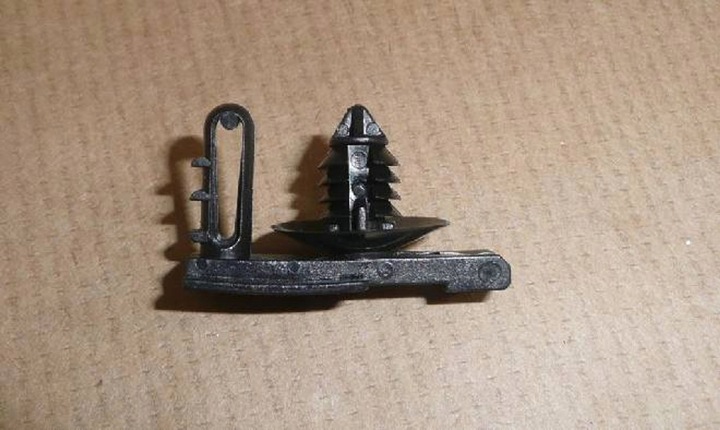 фото №1, Кліпса кришки головки c c5 iii,c6