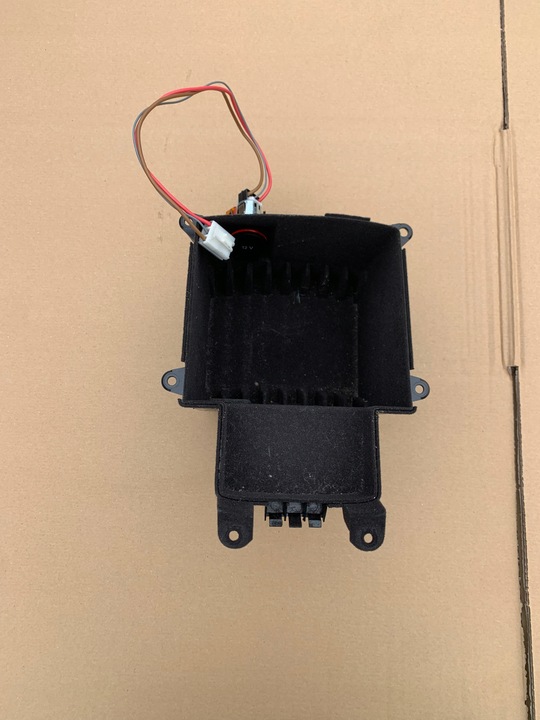 фото №1, Sq5 8r q5 бардачок тунелю гніздо прикурювача 12v