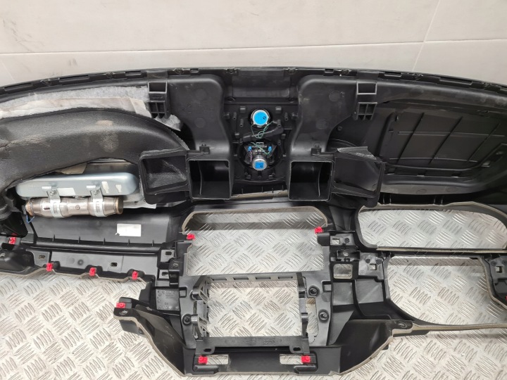 фото №9, Bmw f10 f11 оригінальна торпедо консоль подушки нерегенерована