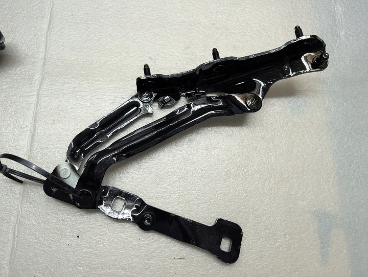 фото №3, Tesla модель 3 петля капота лівий правий